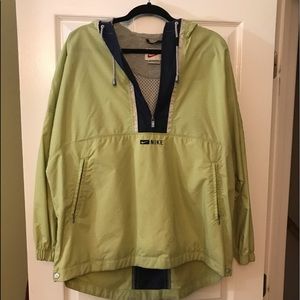NIKE green oversized Windbreaker with kangaroo front pockets Vintage 1990 EUC